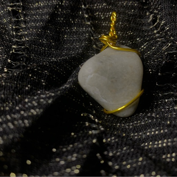 Wire wrapped Quartz pendent - Picture 1 of 3
